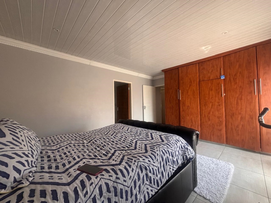 To Let 3 Bedroom Property for Rent in Mandela View Free State